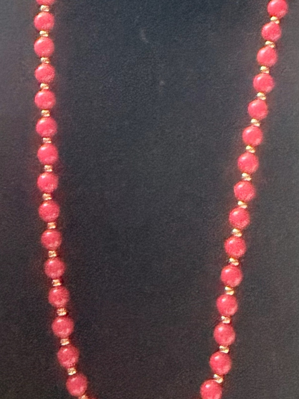 Vintage 80s red coral Elegant Beaded Necklace with Gold Accents